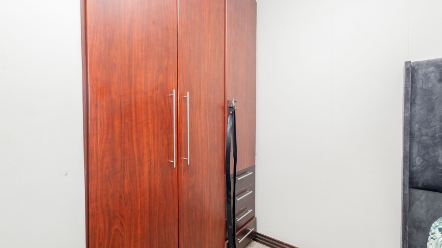 1 Bedroom Property for Sale in Table View Western Cape